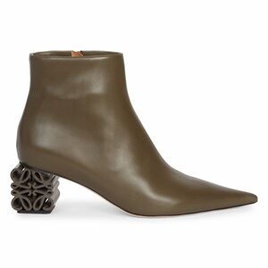 LOEWE
Anagram Boot